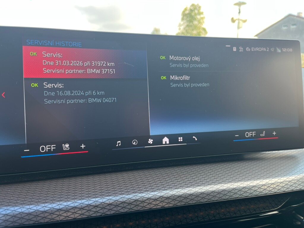 Servisní historie v iDrive: servis 31. 3. 2026 při 31 972 km